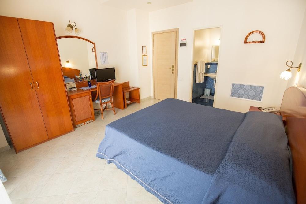 Mediterraneo Hotel